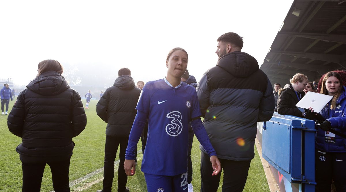 Sam Kerr of Chelsea leaves the pitch after the abandonment of the Women&#039;s Super League match between Chelsea and Liverpool on 22 January, 2023 at Kingsmeadow in Norbiton, United Kingdom.ki