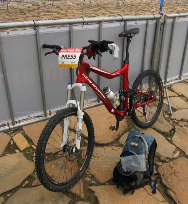 The press vehicle is ready.