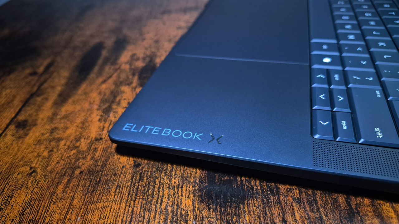 The HP EliteBook X G2i on a desk