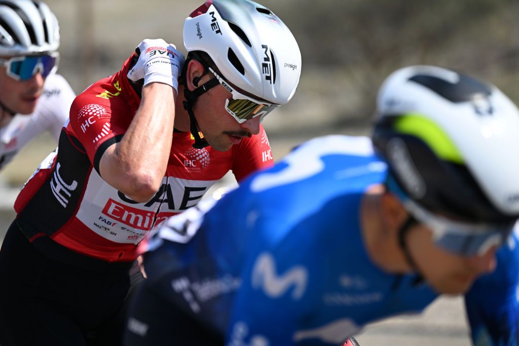 The peloton in the early stages of stage five of the UAE Tour 2024