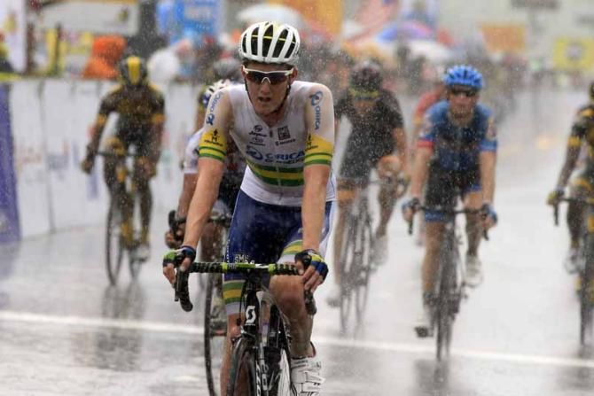 Luke Durbridge (Orica - GreenEDGE) finishes in the rain