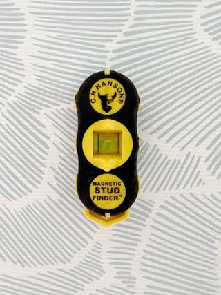 magnetic stud finder