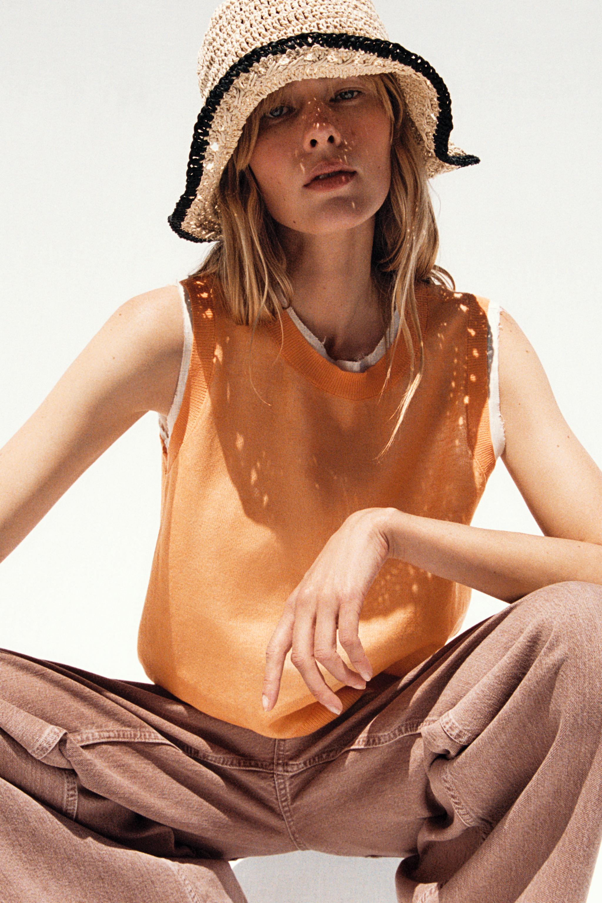 Contrast Bucket Hat