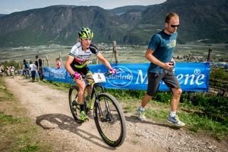 Gunn-Rita Dahle Flesjaa (Multivan Merida) racing in Nalles