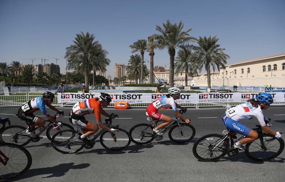 Lisa Morzenti (Italy) leads the peloton