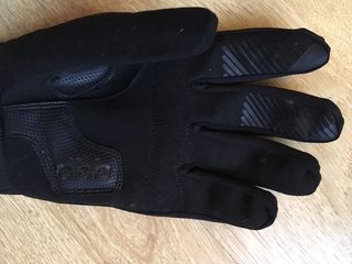 dhb waterproof gloves finger detail