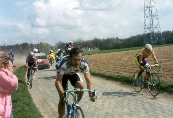 Franco Ballerini on the cobbles of Paris-Roubaix