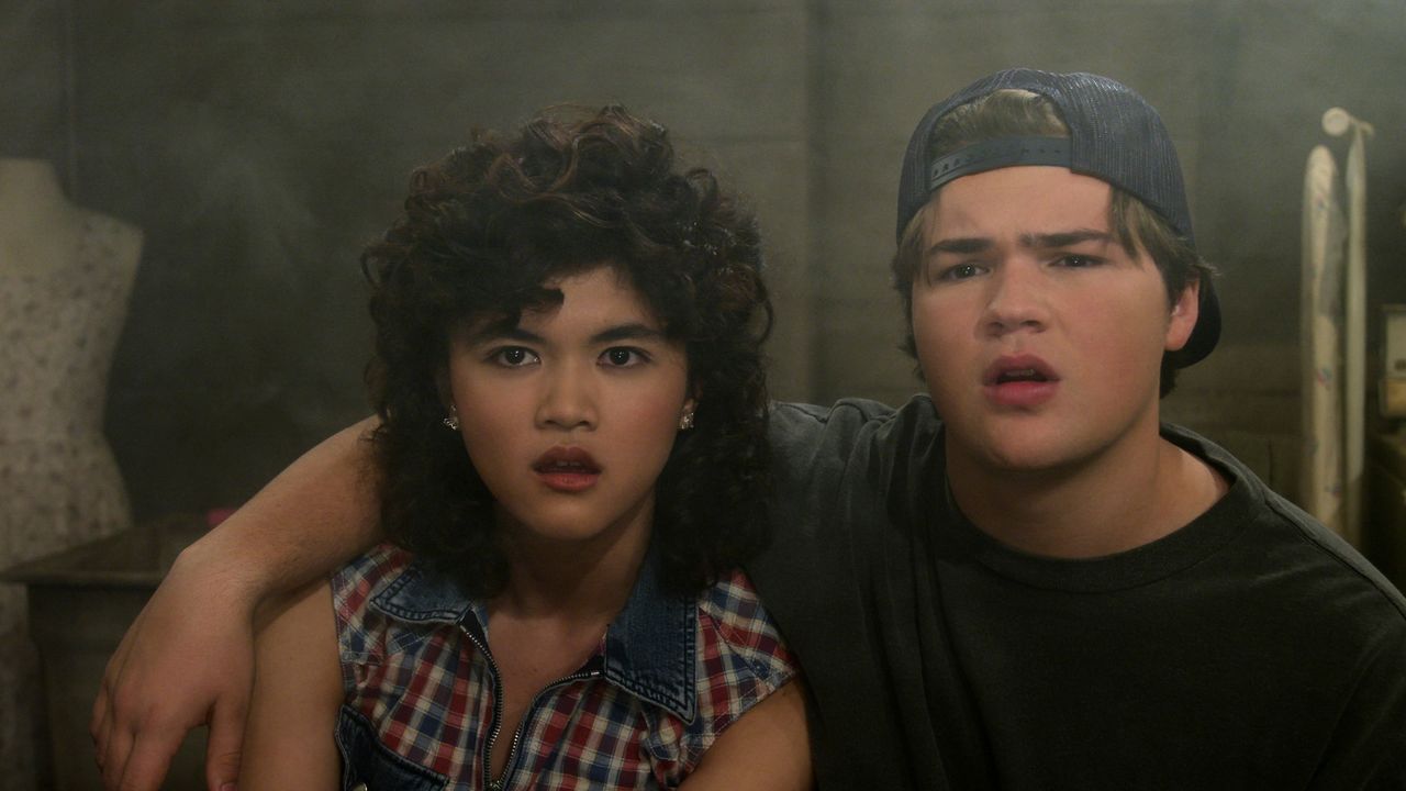 Sam Morelos and Maxwell Acee Donovan in That '90s Show