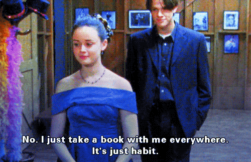 Gilmore Girls Rory Carrying Book