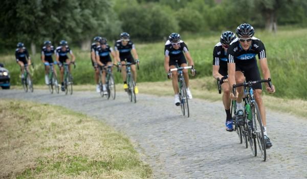Team Sky look a well-drilled unit on the cobbles