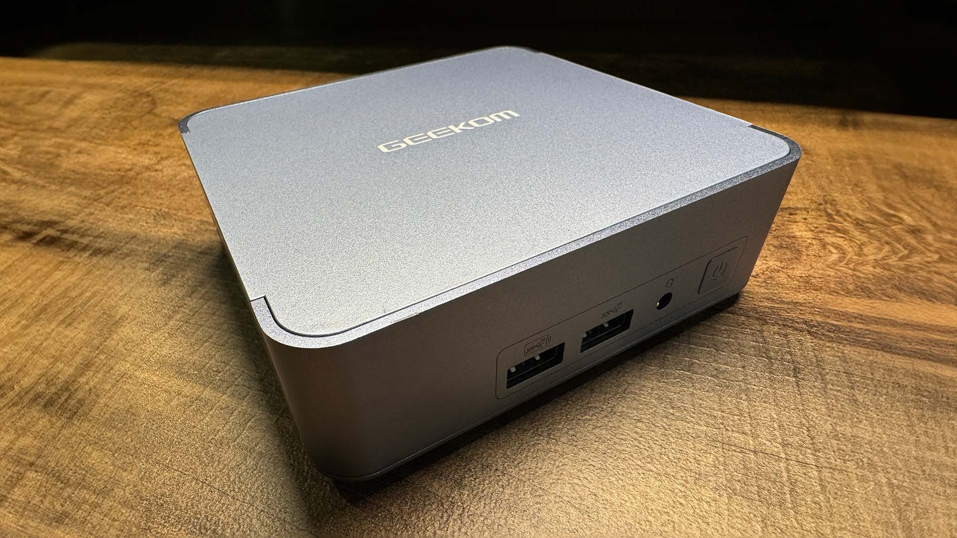 Geekom AX8 Pro mini PC