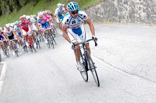 The attack by Gilberto Simoni (Serramenti PVC Diquigiovanni-Androni Giocattoli) stirred things up.