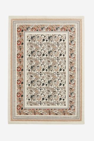 Oriental pattern cotton rug from H&M Home.