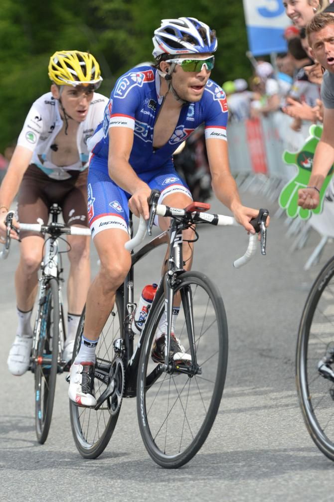 Thibault Pinot leads Romain Bardet