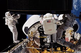 Spacewalk with the Most People (May 13, 1992).