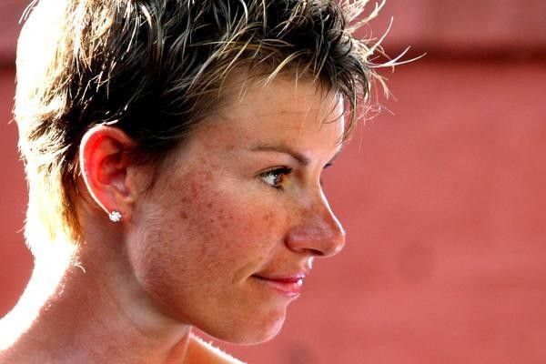 Amy Gillett at the Tour of Bright in late 2004