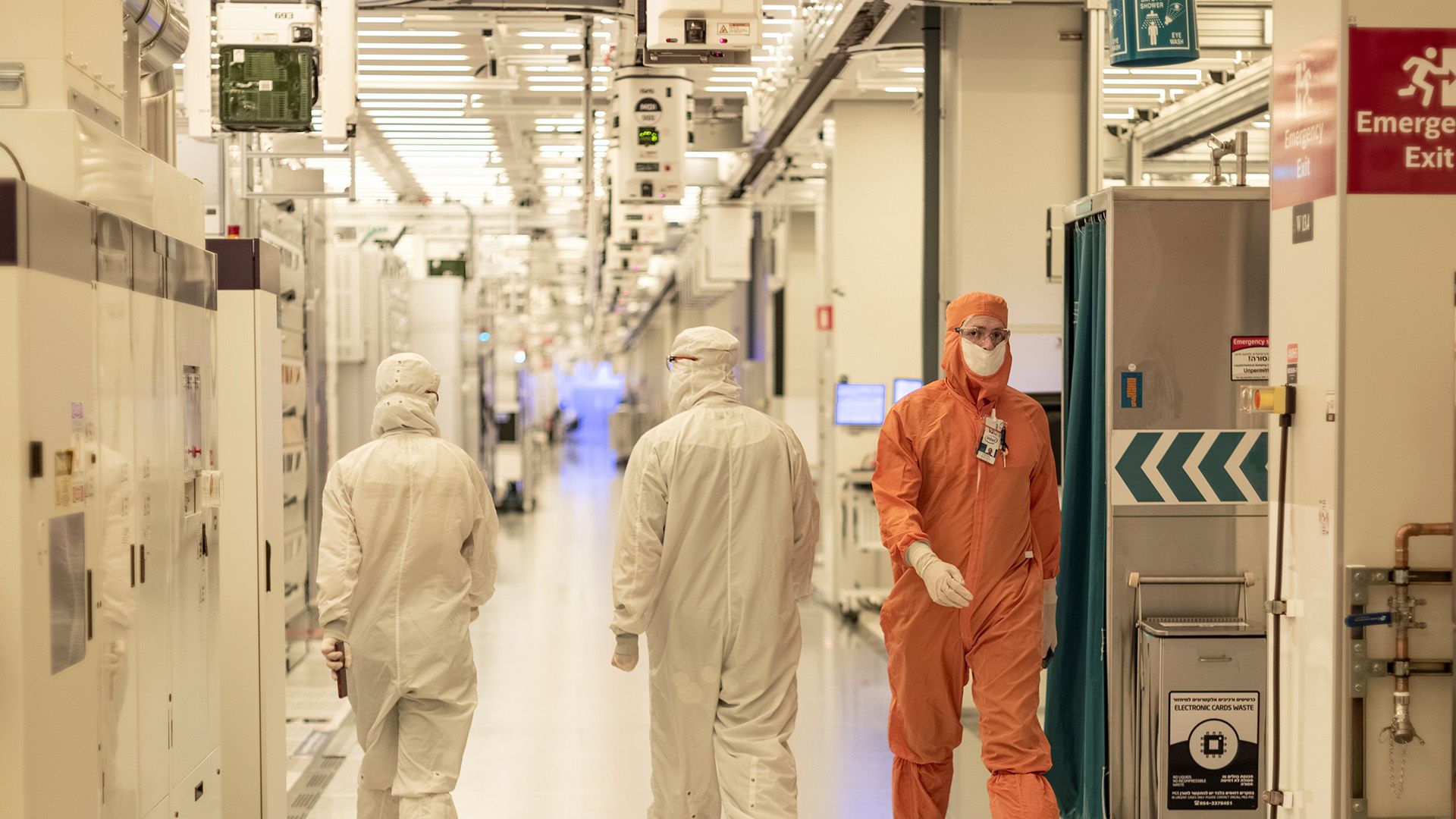 Intel's chip making services apparently has orders from Apple, Broadcom, and Google