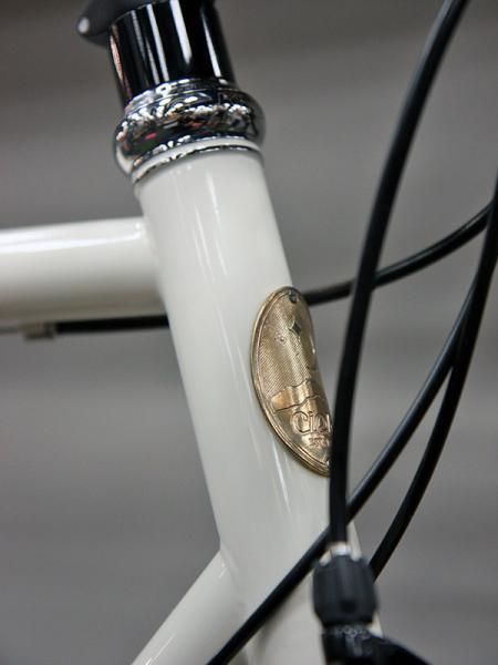 The Cielo Sportif Racer includes stainless steel reinforcement rings on the head tube.