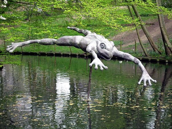 Flying frog at the finish in Wevelgem.