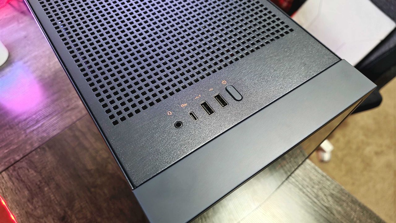 Image of the HP OMEN 35L VALORANT Limited Edition pre-built desktop gaming PC.