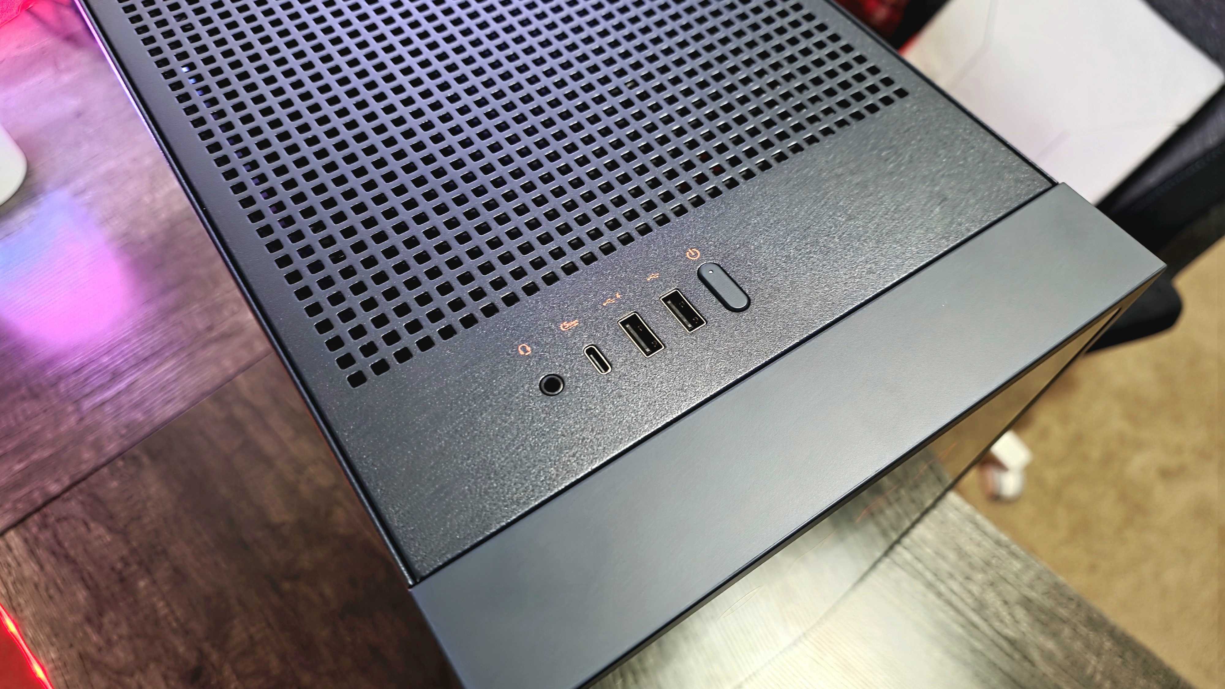 Image of the HP OMEN 35L VALORANT Limited Edition pre-built desktop gaming PC.