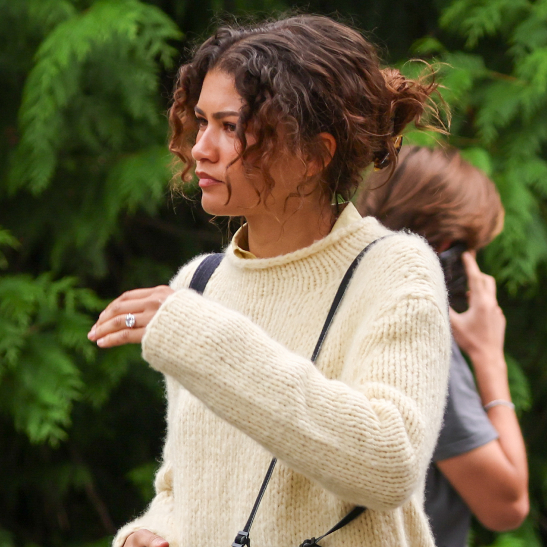 Zendaya styled a butter yellow sweater on the set of Spiderman