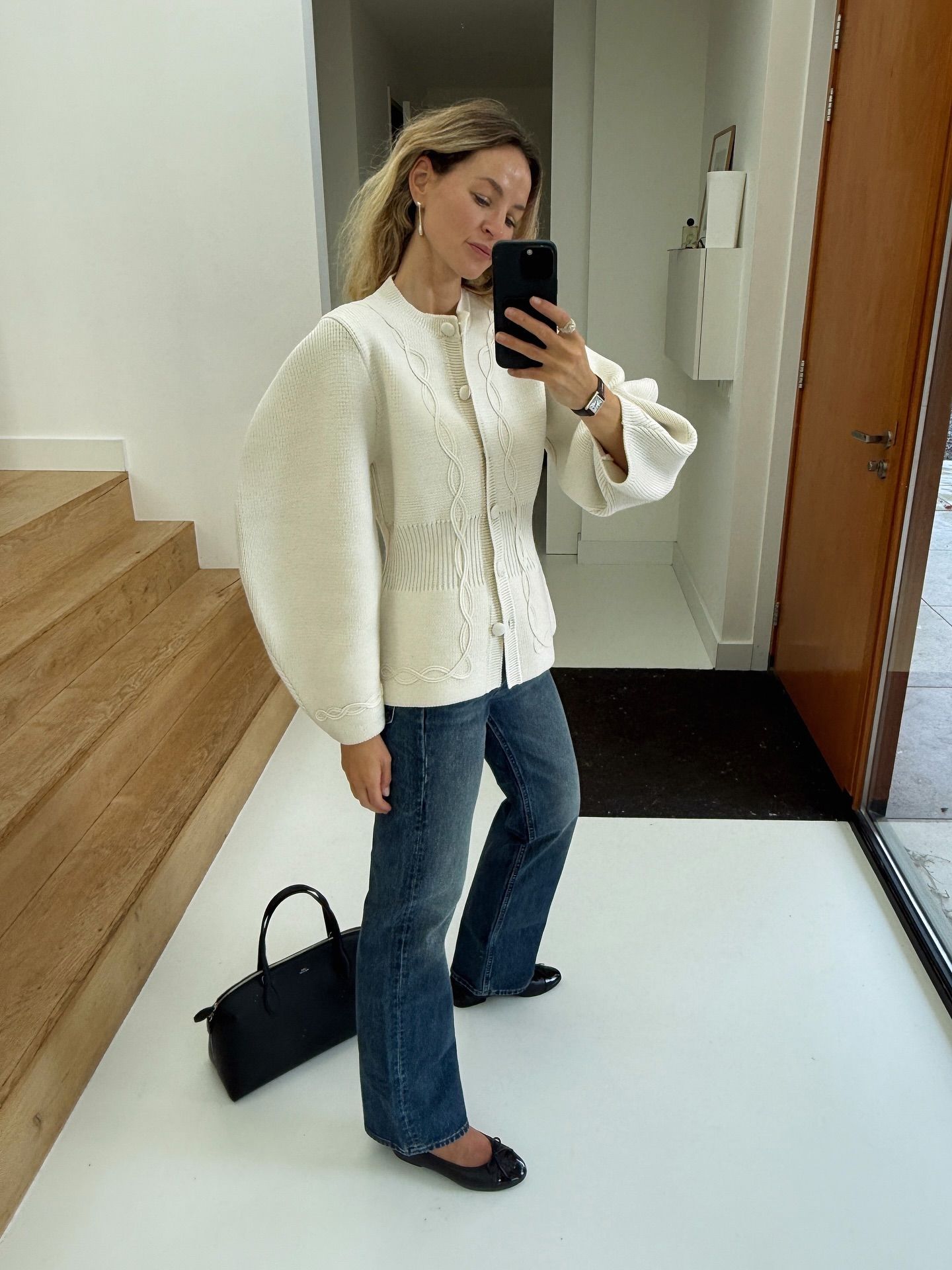 Woman wearing a spring outfit idea.