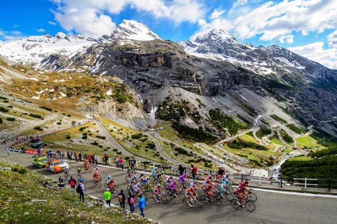 The gruppetto on the Stelvio
