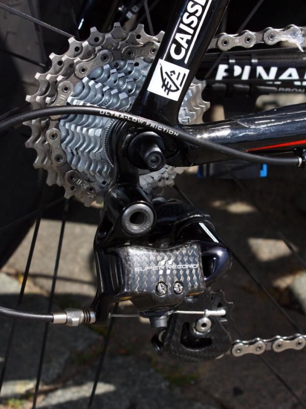 Bolted to the rear of the Caisse d'Epargne team bikes is a Campagnolo Super Record rear derailleur.