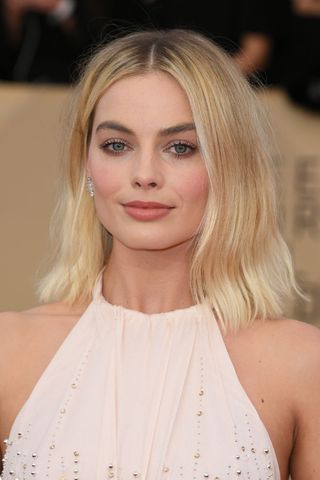 Margot Robbie's wavy bob