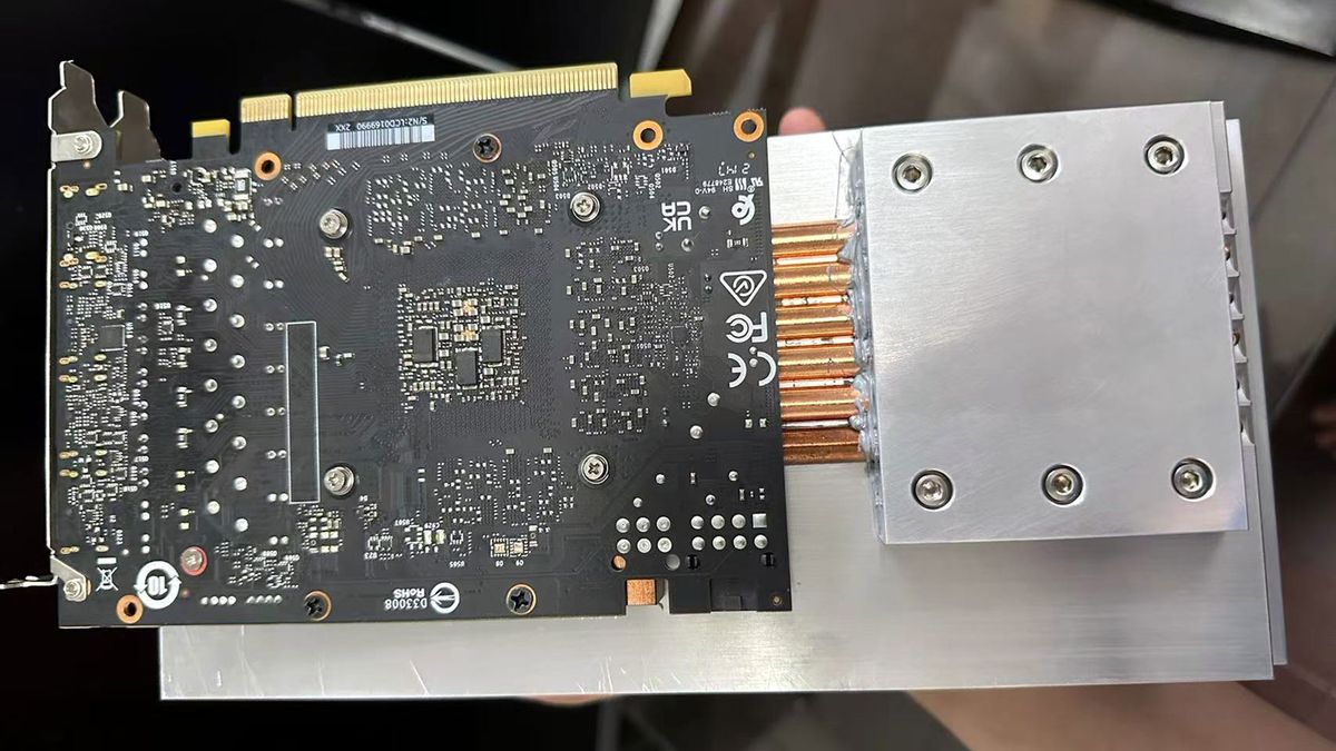 A passive RTX 4060 graphics card