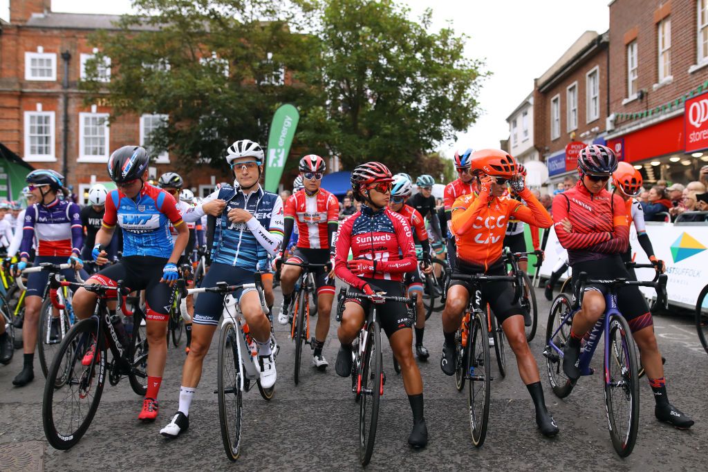 All five former winners together Lisa Brennauer, Lizzie Deignan, Coryn Rivera, Marianne Vos and Kasia Niewiadoma