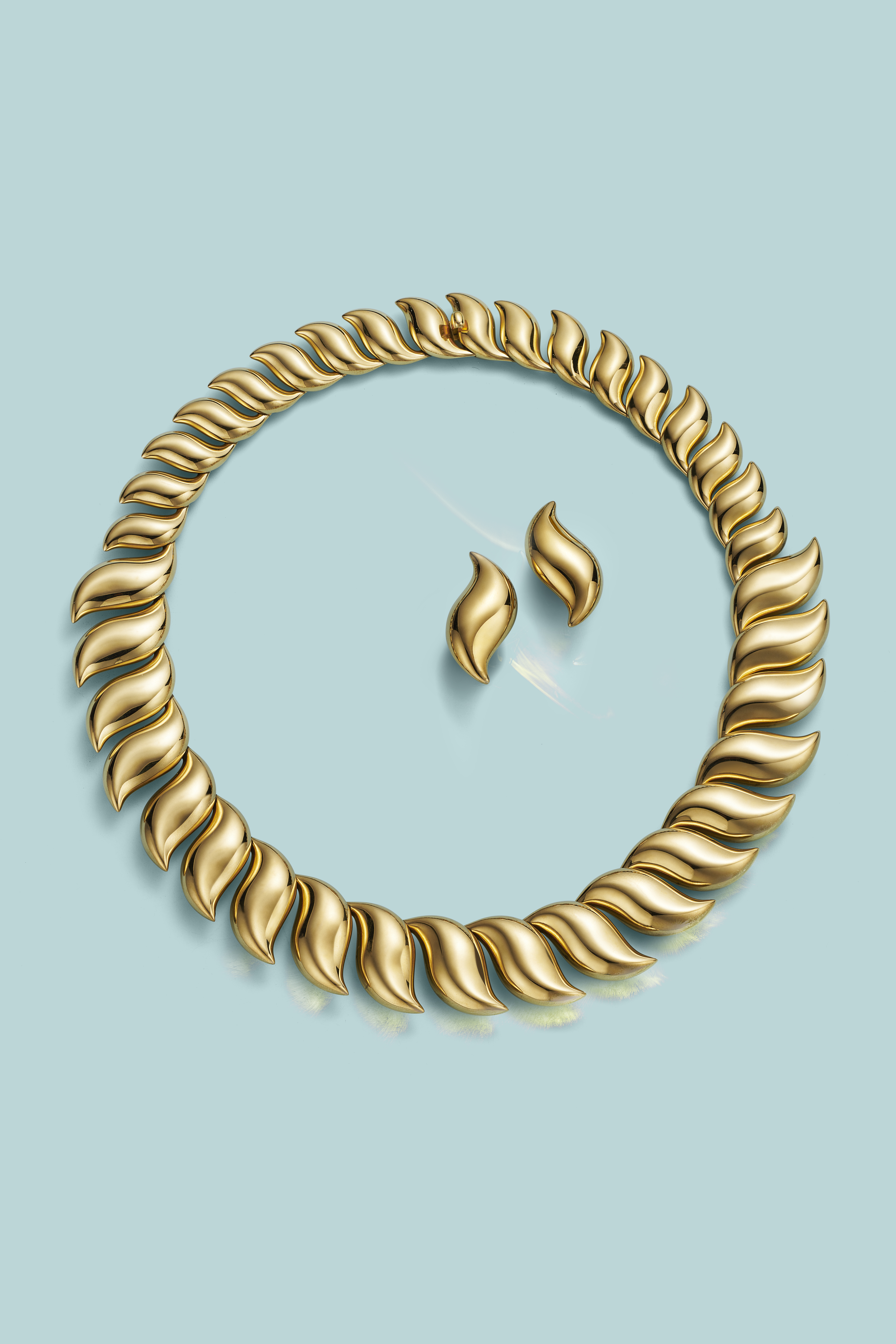 18Y FEATHER NECKLACE, 18Y LG FEATHER EARCLIP