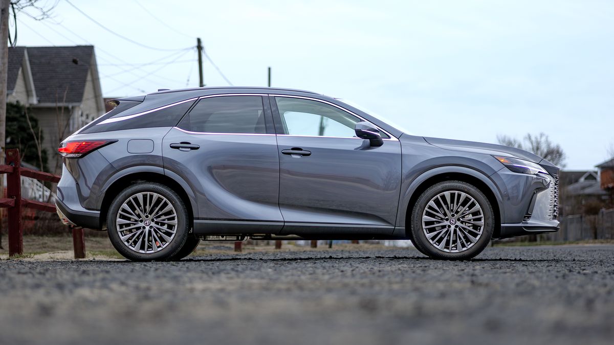2026 Lexus RX 450h+ review.