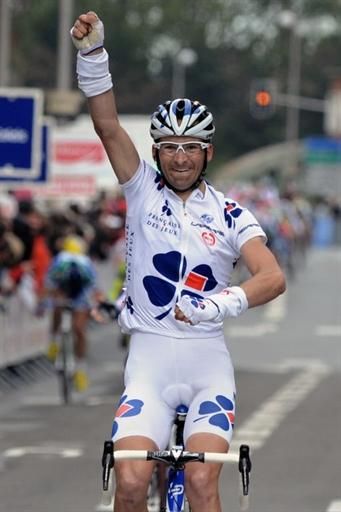 Benoit Vaugrenard (Fran&ccedil;aise Des Jeux) salutes his victory in Dunkirk