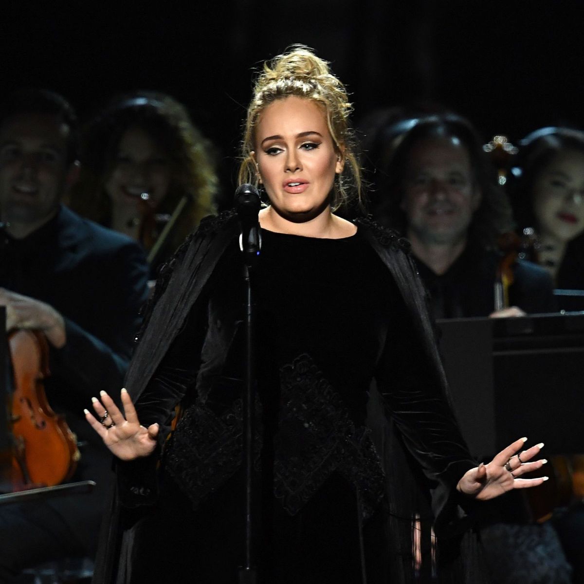 Watch Adele Re-Start Her Grammy Performance - Adele Re-Starts Her ...