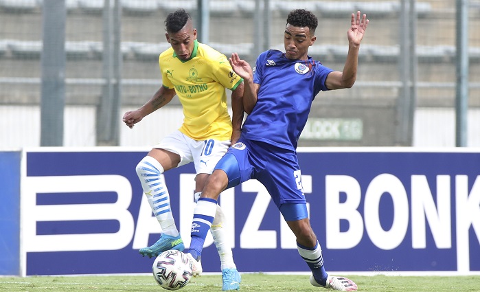 Gaston Sirino of Mamelodi Sundowns challenged by Keena Philips of Supersport United 