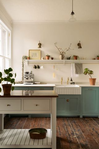 Small green deVOL kitchen