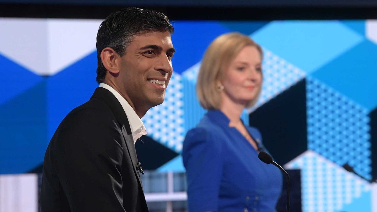  Rishi Sunak and Liz Truss in the BBC leadership debate at Victoria Hall, Stoke-on-Trent 