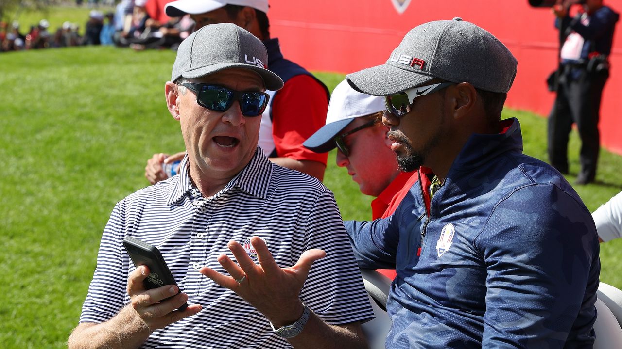 Davis Love and Tiger Woods at the Ryder Cup