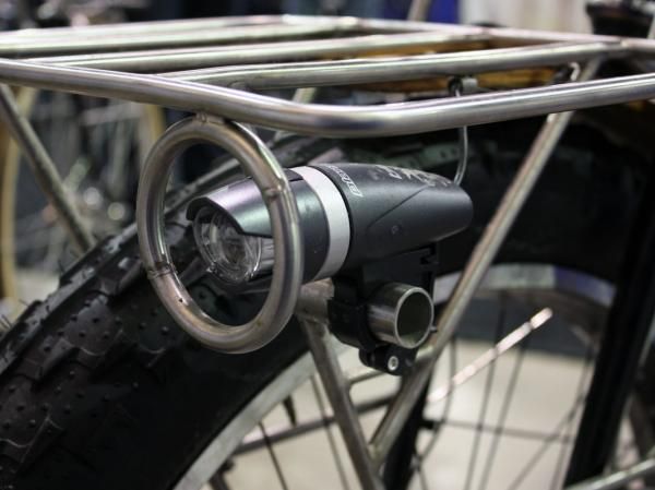 Banjo Cycles also included this neat custom bezel for the front light.