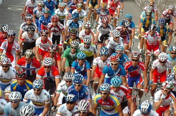 202 riders took to the roads of Mendrisio to represent their nations.