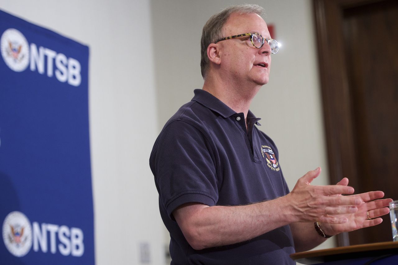 NTSB spokesperson Robert Sumwalt