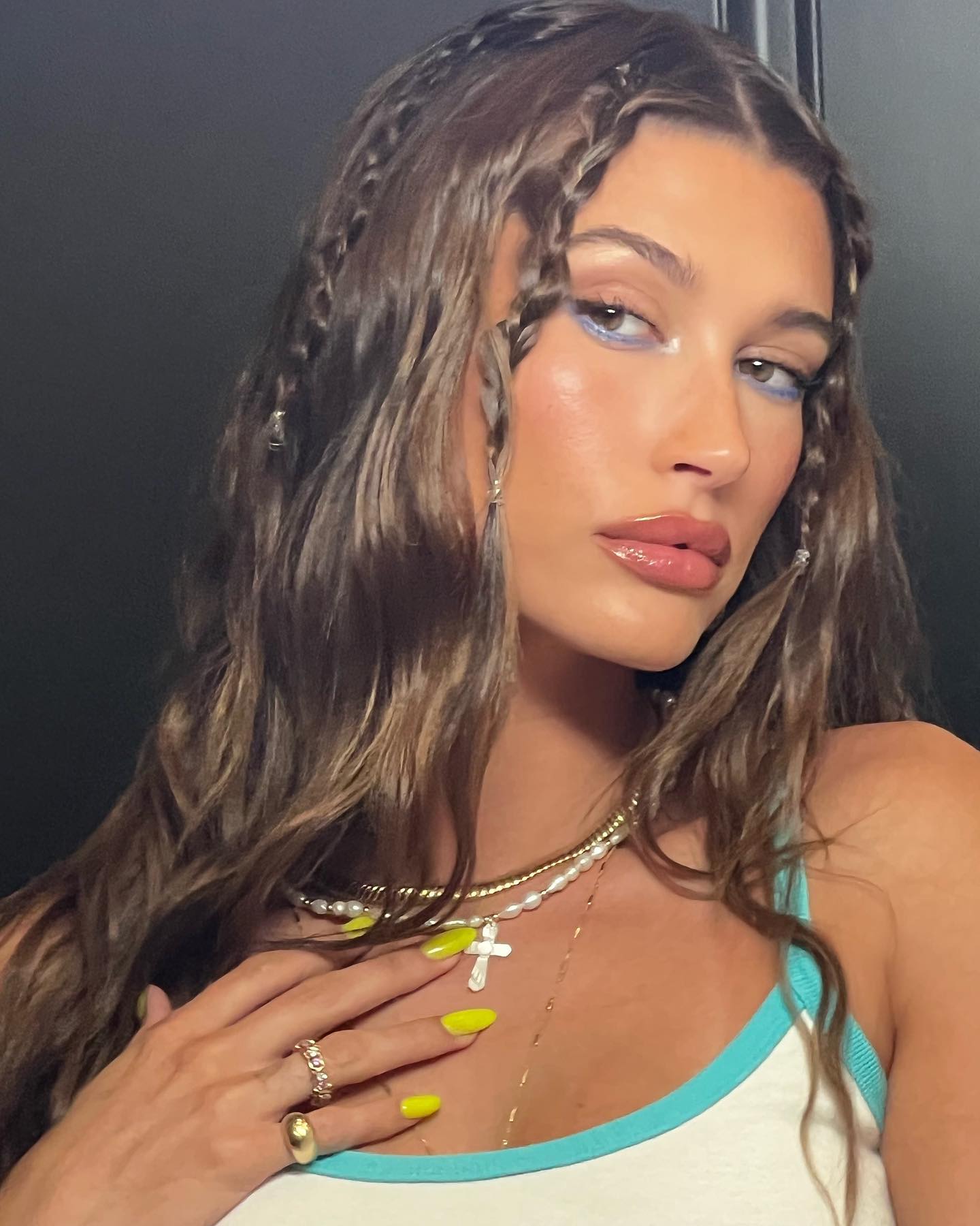 Photo of Hailey Bieber wearing baby braids
