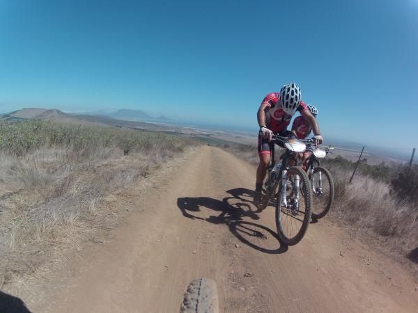 The steep grades of the prologue had many partners pushing each other