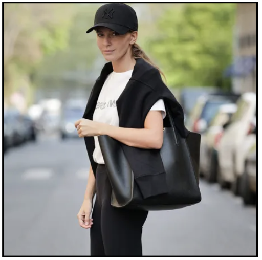 7 Chic Outfits for Mastering Summer Airport Style