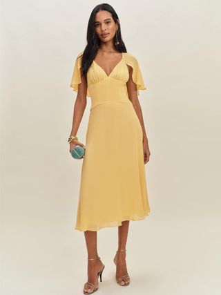 TmAMbWvjQbAcVYKjzDaVc4-320-80 11 Summer 2025 Dress Trends أناس الناس يرتدونها الآن