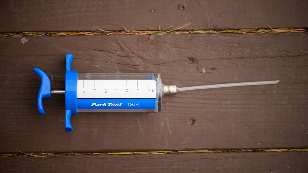 Park tools sealant injector