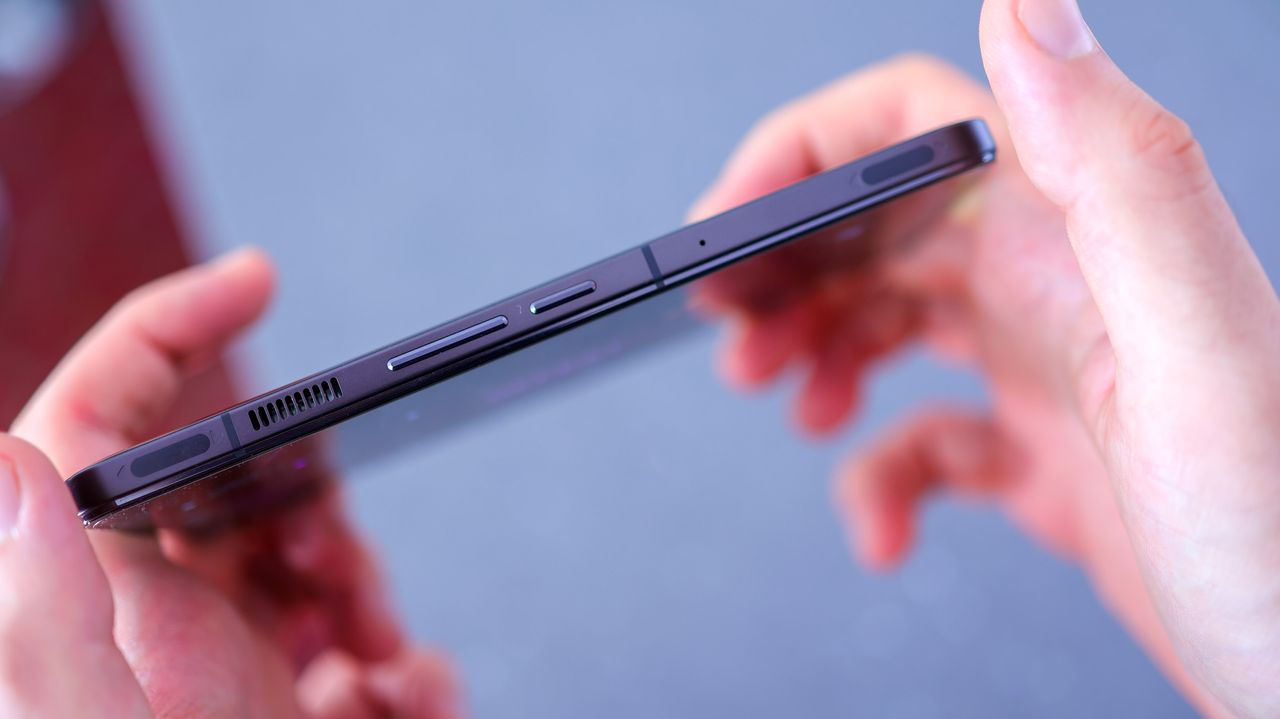 Photo of the Nubia Red Magic 7s Pro gaming phone