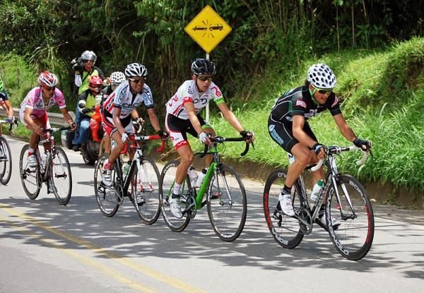Oscar Sevilla (Gobernacion De Antioquia-Indeportes Antioquia) pushes the pace.